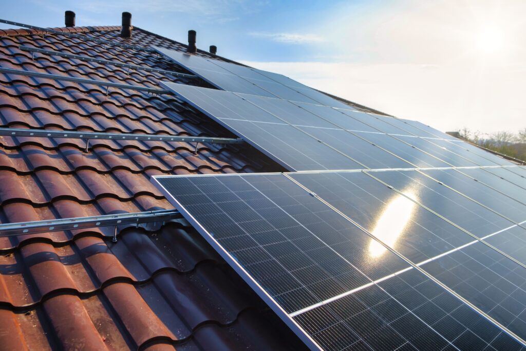 The best solar panel installers Essex can offer image of solar panels on a building looking nice in the sun